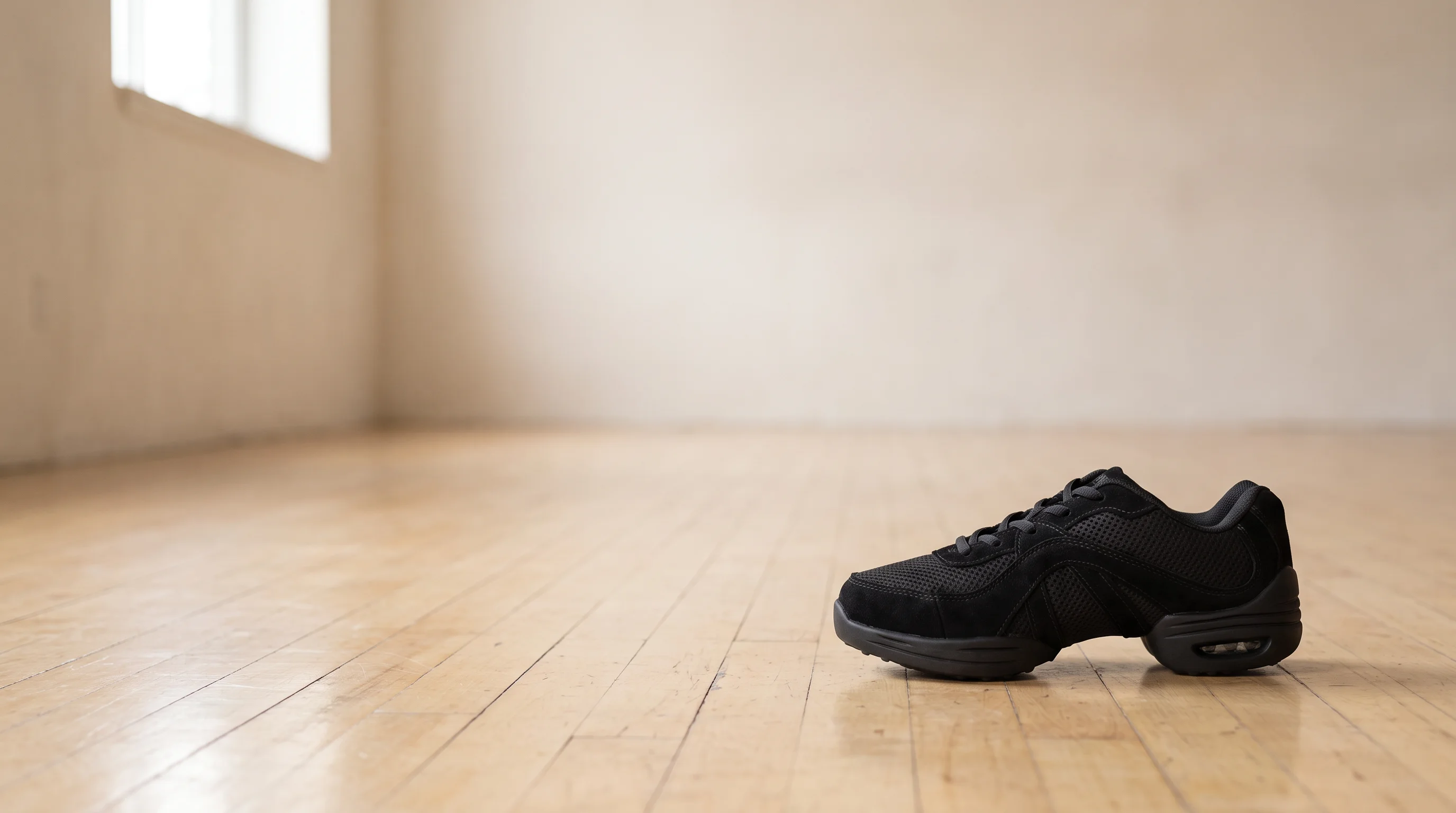 How Rumpf creates AI-generated product images of its dance shoes at short notice